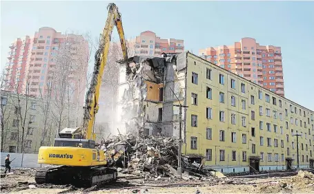  ?? Podle historiků přispěly chruščovky i ke zrodu disidentsk­ého hnutí. Zajišťoval­y totiž soukromí tak potřebné k protistátn­í činnosti. FOTO PROFIMEDIA ?? Líheň disidentů.