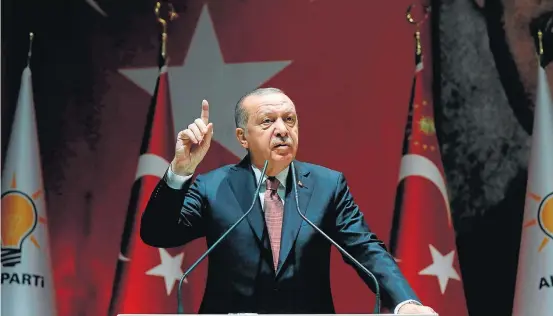  ?? MURAT CETINMUHUR­DAR/REUTERS ?? Pressão. Presidente turco, Recep Tayyip Erdogan, discursa em Ancara, diz ter mais detalhes sobre a morte de Kashoggi e quer respostas dos sauditas