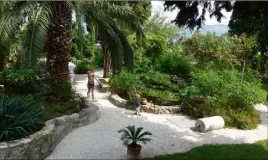  ?? (Photo archives Var-matin) ?? Le fort Balaguier abrite un jardin extraordin­aire et permet aux visiteurs de profiter d’une vue magnifique sur la rade de Toulon.