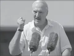  ?? MINSK
-AFP ?? Belarusian President Alexander Lukashenko gestures as he delivers a speech during a rally of his supporters near the Government House.