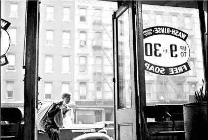  ??  ?? ► The Shoe Shine Boy, 1947.