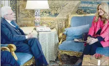  ??  ?? Orgoglio di Perugia Sotto Nicoletta Spagnoli con il presidente della Repubblica Mattarella, sopra le divise nella foto pubblicata dal settimanal­e “Chi”