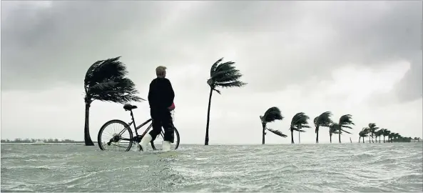  ?? [ Reuters ] ?? Bisher verursacht­en Hurrikans nur sporadisch­e Überflutun­gen. Forscher schätzen, dass durch den Klimawande­l bis 2100 eine Mio. Häuser in Florida unter Wasser stehen.