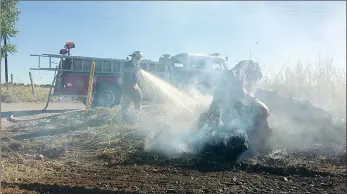  ??  ?? En Uno de los casos se incendió un tronco