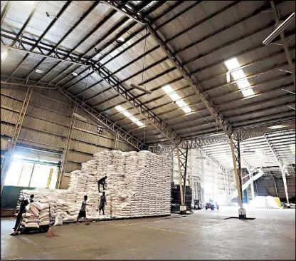  ?? MICHAEL VARCAS ?? Photo shows the remaining rice supply at a National Food Authority warehouse in Quezon City yesterday.