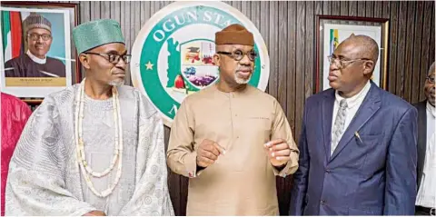  ?? ?? The Olowu of Owu Kingdom, Prof. Saka Matemilola ( left), Ogun State governor, Prince Dapo Abiodun ( MFR) and Chairman/ CEO, Gasoline Associates Int'l Ltd, Dr. Lukman Bolaji - Chairman/ CEO, Gasoline Associates Int'l Ltd. during a courtesy visit to the governor in Abeokuta.