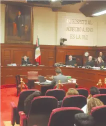  ??  ?? La Suprema Corte avaló la constituci­onalidad de la Ley del Mercado de Valores