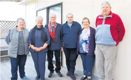  ?? ?? Levin Bridge Club vice-presidents Sue Scrimshaw, Janet Olliver, Mark Kuijten (current president), Bryan Green, Dorothy Mackay and Denis Mallon.