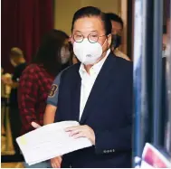  ?? Photos: Nora Tam ?? From left: Basic Law Committee vice-chairwoman Maria Tam Wai-chu (right); Tam Yiu-chung; and lawmaker Jeffrey Lam Kin-fung at a Covid-19 community testing centre in Happy Valley yesterday.