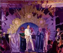  ?? (Photo Philippe Fitte / FPA2) ?? Le chanteur dans le décor vénitien crée pour la soirée caritative de la Fondation Prince Albert II.