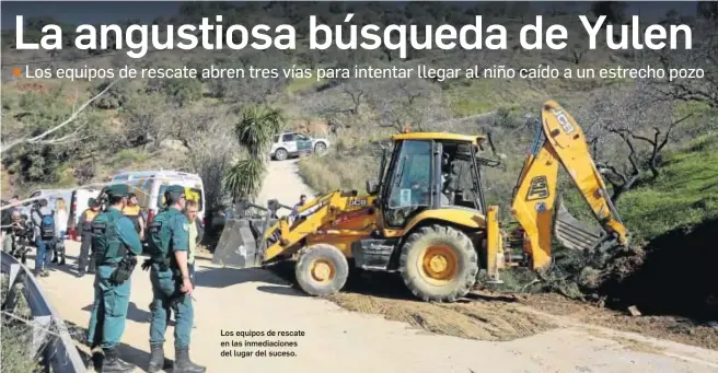  ?? JAVIER ALBIÑANA ?? Los equipos de rescate en las inmediacio­nes del lugar del suceso.