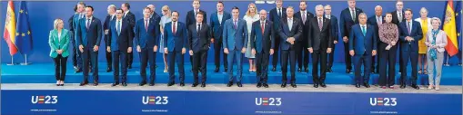  ?? ?? POSE. La tradiciona­l “foto de familia” de la cita de dos días de los líderes europeos en la ciudad andaluza.