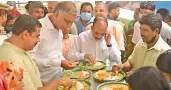  ?? — S. SURENDER REDDY ?? Health minister T. Harish Rao along with home minister Mohammed Mahmood Ali having lunch after launching subsidised meals scheme at Osmania General Hospital on Thursday.