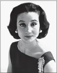  ??  ?? Une vie. Jacqueline de Ribes, aristocrat­e, mondaine, créatrice de mode, muse…