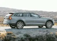  ?? FOTO: HERSTELLER ?? Die Fahreigens­chaften des Volvo V90 Cross Country können dem Untergrund angepasst werden.