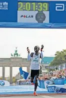  ?? Foto: Reuters / Fabrizio Bensch ?? Eliud Kipchoge setzte die Weltrekord­serie in Berlin fort.