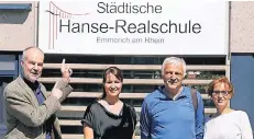  ??  ?? Die Mitglieder der Bürgerinit­iative (v.l.): Hans-Joachim Büscher, Sonja Kühnen, Thomas Hölscher und Elisabeth Schneider. FOTO: