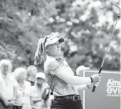  ?? LAURENT CIPRIANI AP ?? After two 64s in a row, Brooke Henderson shot a 68 to reach 17-under at the Evian Championsh­ip in France.