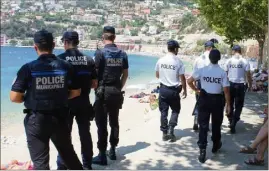  ??  ?? CRS, police nationale et police municipale, tous concernés par la sécurité et surveillan­ce des plages villefranc­hoises.