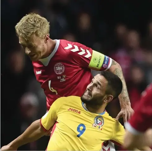  ?? FOTO: LARS POULSEN ?? Hvis det lykkes Kjaer og co. at kaempe sig vej til Rusland, så står Danmark med fine muligheder for at havne helt oppe i andet seedningsl­ag, når der 1. december traekkes lod til gruppespil­let.