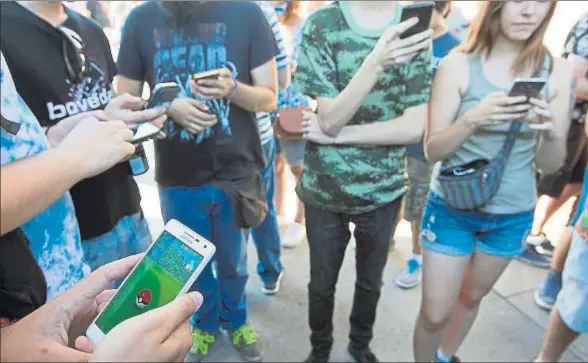  ?? XAVIER GÓMEZ ?? La cita tuvo lugar bajo el Arc de Triomf y se desarrolló después en el parque de la Ciutadella