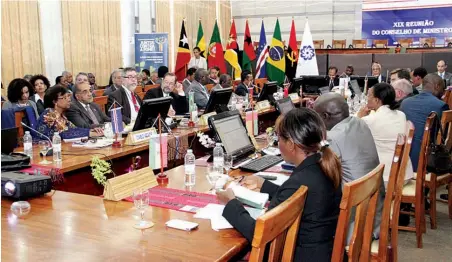  ?? EDIÇÕES NOVEMBRO ?? Brasil passa a presidênci­a rotativa da comunidade lusófona a Cabo Verde durante o encontro que acontece na Ilha do Sal