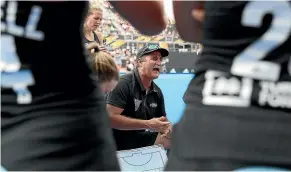  ?? GETTY IMAGES ?? Black Sticks coach Mark Hager, centre, accidental­ly sent an email to all his players criticisin­g some for a lack of fitness.