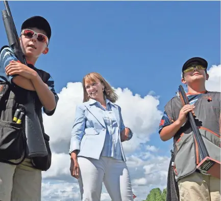  ??  ?? House Speaker Beth Harwell makes a campaign appearance at the Nashville Gun Club during the Scholastic Clay Target Program competitio­n June 21. LARRY MCCORMACK / THE TENNESSEAN