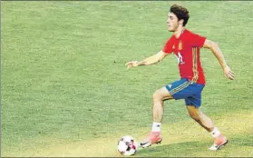  ?? FOTO: SIRVENT ?? Álvaro Odriozola en un entrenamie­nto con la absoluta esta semana