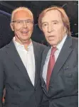  ?? FOTO: DPA ?? Franz Beckenbaue­r (li.) und sein Laudator Günter Netzer.