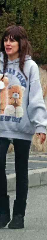 Adriana Ugarte pasea con su nuevo amor, un adiestrador de perros -  PressReader