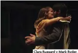  ?? ?? Clara Rugaard y Mark Ryder.