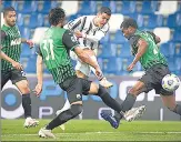  ?? REUTERS ?? Juventus striker Cristiano Ronaldo (C) scores at goal.