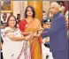  ?? ?? Group Captain Varun Singh’s wife and mother received the award from the President.