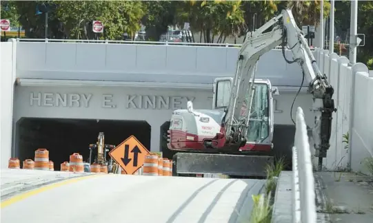  ?? JOE CAVARETTA/SOUTH FLORIDA SUN SENTINEL ?? The Henry E. Kinney Tunnel in downtown Fort Lauderdale, seen in July, will be closed Jan. 9-13 while concrete is poured.