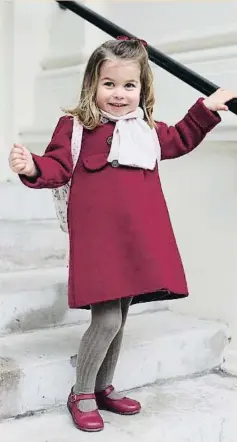  ?? THE DUCHESS OF CAMBRIDGE / AP ?? CARLOTA DE CAMBRIDGE. La hija de Guillermo y Catalina ha logrado poner otra vez de moda las prendas infantiles clásicas, como los abrigos de paño y los zapatos merceditas