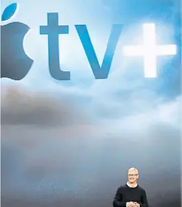  ??  ?? Tim Cook. El director ejecutivo de Apple en el acto del martes.