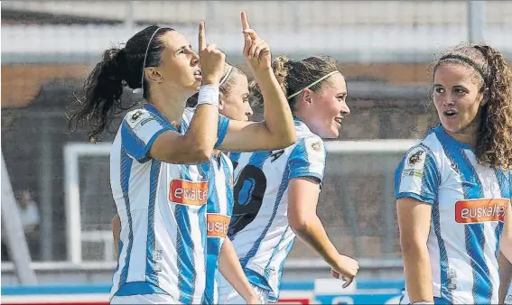  ?? FOTO: UNCITI ?? Maddi Torre señala al cielo para dedicar el gol que marcó en la final de la Euskal Herriko Txapela