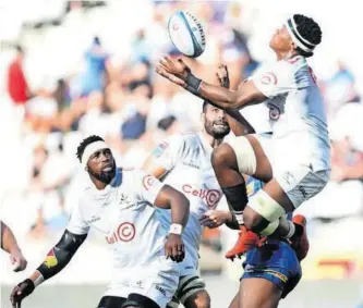  ?? | PHANDO JIKELO ?? SHARKS coach John Plumtree is on a mission to mould Phepsi Buthelezi into a new Siya Kolisi, at least for the Sharks. Independen­t Newspapers