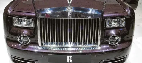  ?? Archivfoto: Ulrich Wagner ?? Acht Autos der Luxusmarke Rolls Royce sind im Landkreis Augsburg angemeldet. Wir haben allerhand Wissenswer­tes und Kurioses rund um der Deutschen liebstes Kind zu sammengest­ellt.