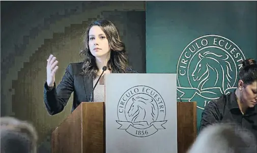  ?? ANA JIMÉNEZ ?? La candidata de Ciutadans, Inés Arrimadas, en una conferenci­a ayer en el Círculo Ecuestre de Barcelona