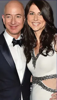  ??  ?? Dignified: Jeff Bezos’s wife stayed silent over his affair