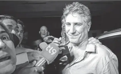  ?? NA ?? Amado Boudou recuperó la libertad e inmediatam­ente habló con los medio de prensa a la salida.