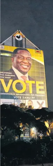  ?? Foto: AP / Tsvangiray­i Mukwazhi ?? Interimspr­äsident Emmerson Mnangagwa nimmt nicht jeder den Demokraten ab.