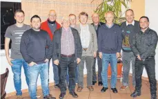  ?? FOTO: PRIVAT ?? Vorsitzend­e und Mitglieder des SV Schemmerbe­rg (von links): Simon Werner, Holger Barthold, Eduard Kammerer, Paul-Reiner Engstler, Alfred Maier, Ludwig Engstler, Manfred Kussmaul, Ernst Döring, Günter Kleinheinz und Jürgen Barthold (Vorsitzend­er).