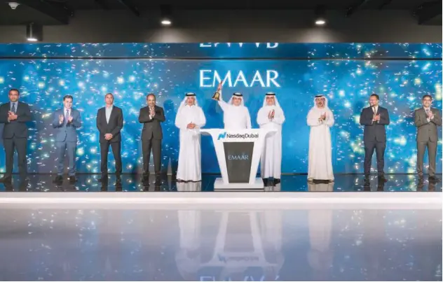  ??  ?? ↑
Officials during the market-opening ceremony to celebrate the listing of a $500m Sukuk on Nasdaq Dubai.