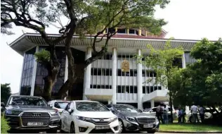  ?? - AFP ?? LANDMARK DECISION: A general view of the Sri Lankan Supreme Court in Colombo. The UNP led petitions against the dissolutio­n of parliament and the three-judge bench, headed by the Chief Justice Nalin Perera, gave the landmark decision to a packed court.