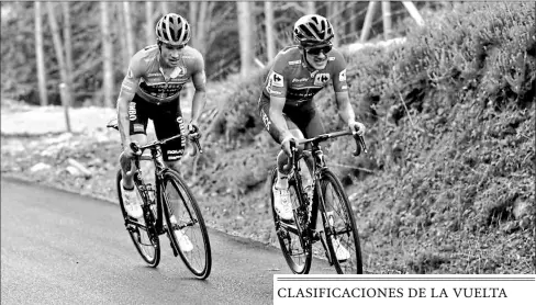  ?? EFE ?? • Ayer, Primoz Roglic y Richard Carapaz ingresaron a la meta al mismo tiempo, así que se mantuvo el empate.