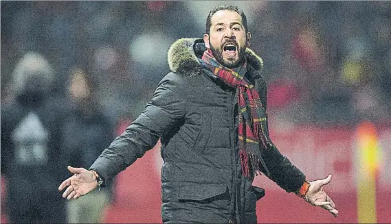  ?? FOTO: PERE PUNTÍ ?? Pablo Machín (42 años) dirige al Girona desde 2014 y, tras lograr el ascenso, ha asentado al equipo en la zona tranquila de la tabla e incluso mira hacia puestos europeos