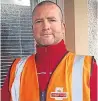  ??  ?? Hero postman Darren McLeod whose quick thinking saved a life.